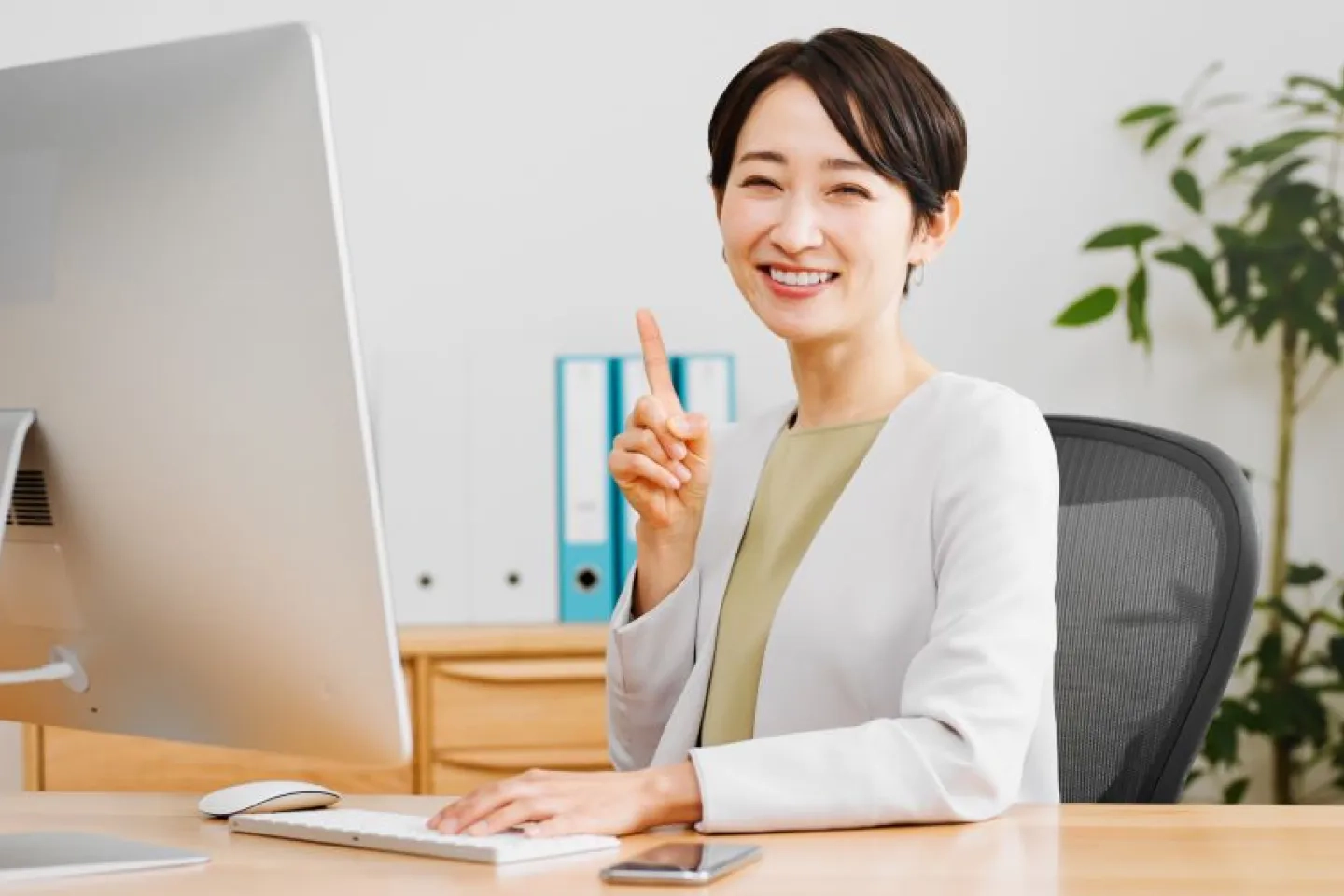 ECサイトの仕事をしている人の写真