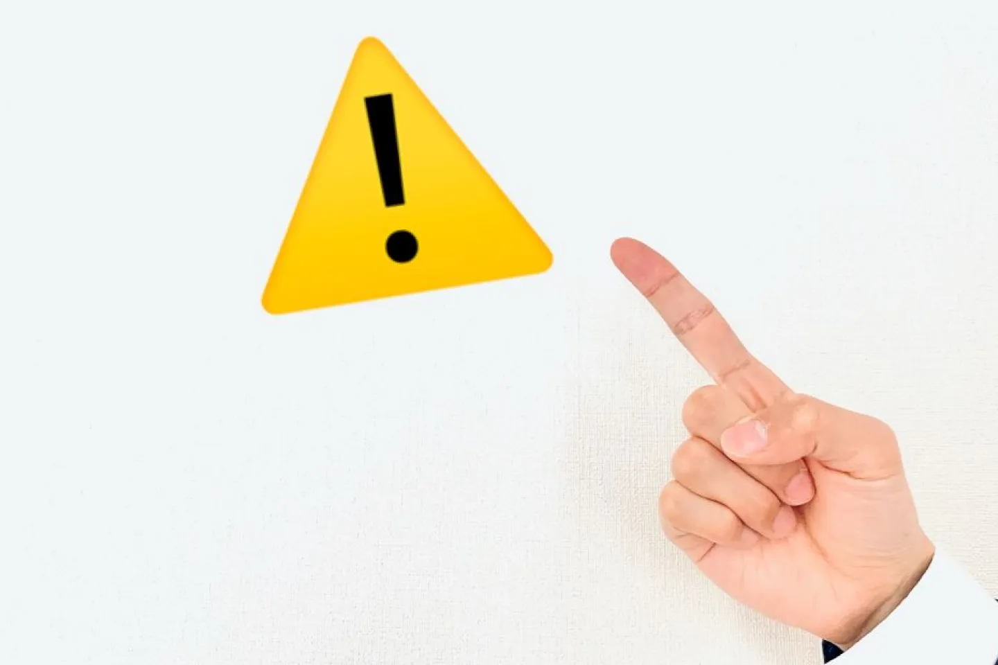 タブレットでデータを確認する人の写真