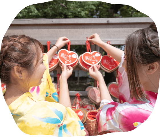 松江神社にはハートの絵馬がたくさん